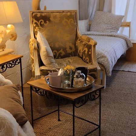 Le Laboratoire Shabby Chic De La Parfumerie Du Manoir Chavagne Ngoại thất bức ảnh