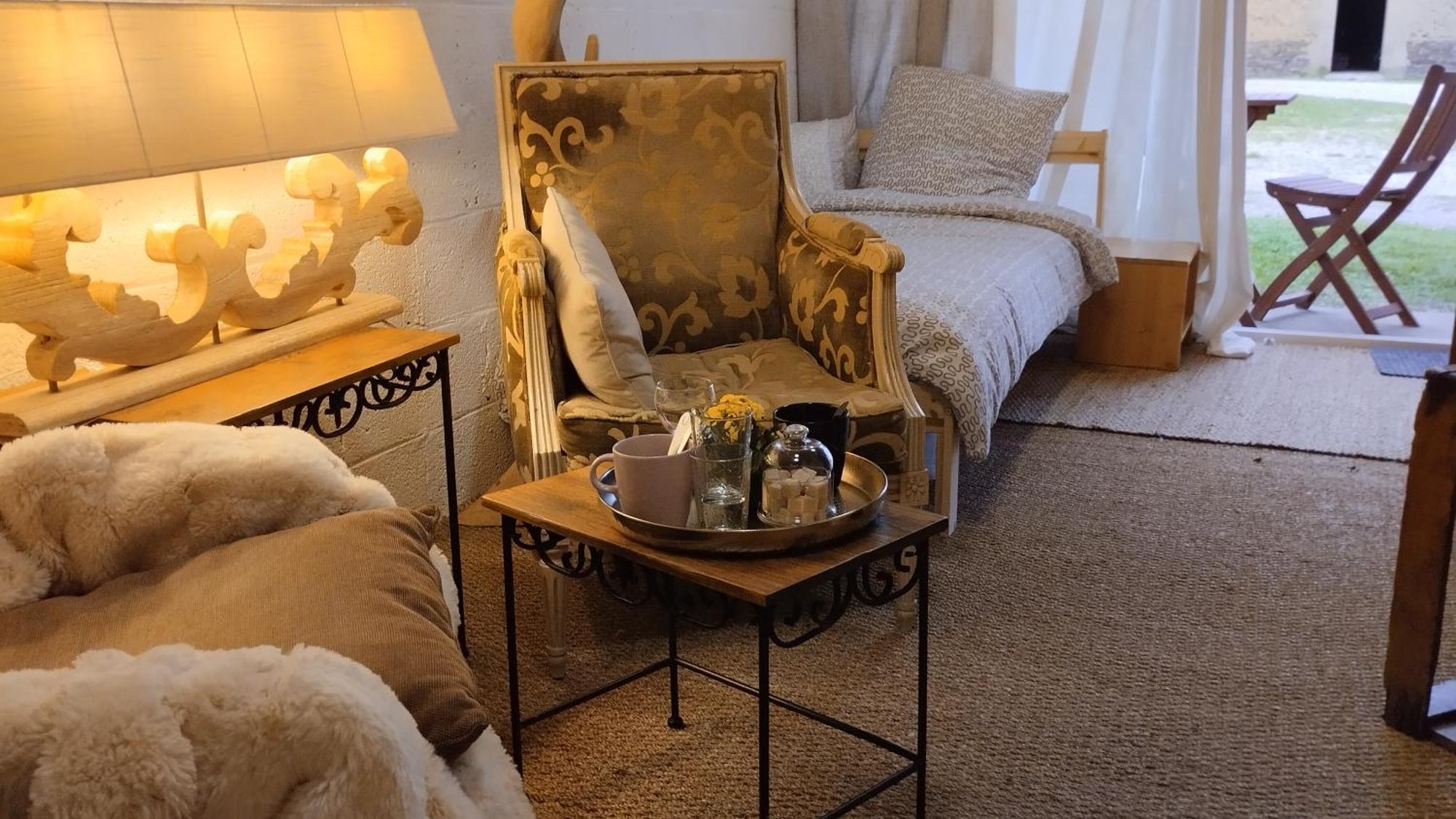 Le Laboratoire Shabby Chic De La Parfumerie Du Manoir Chavagne Ngoại thất bức ảnh